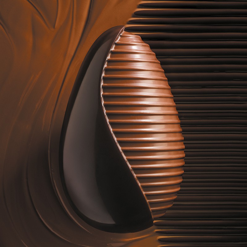 Oeuf désign noir n°10  garni